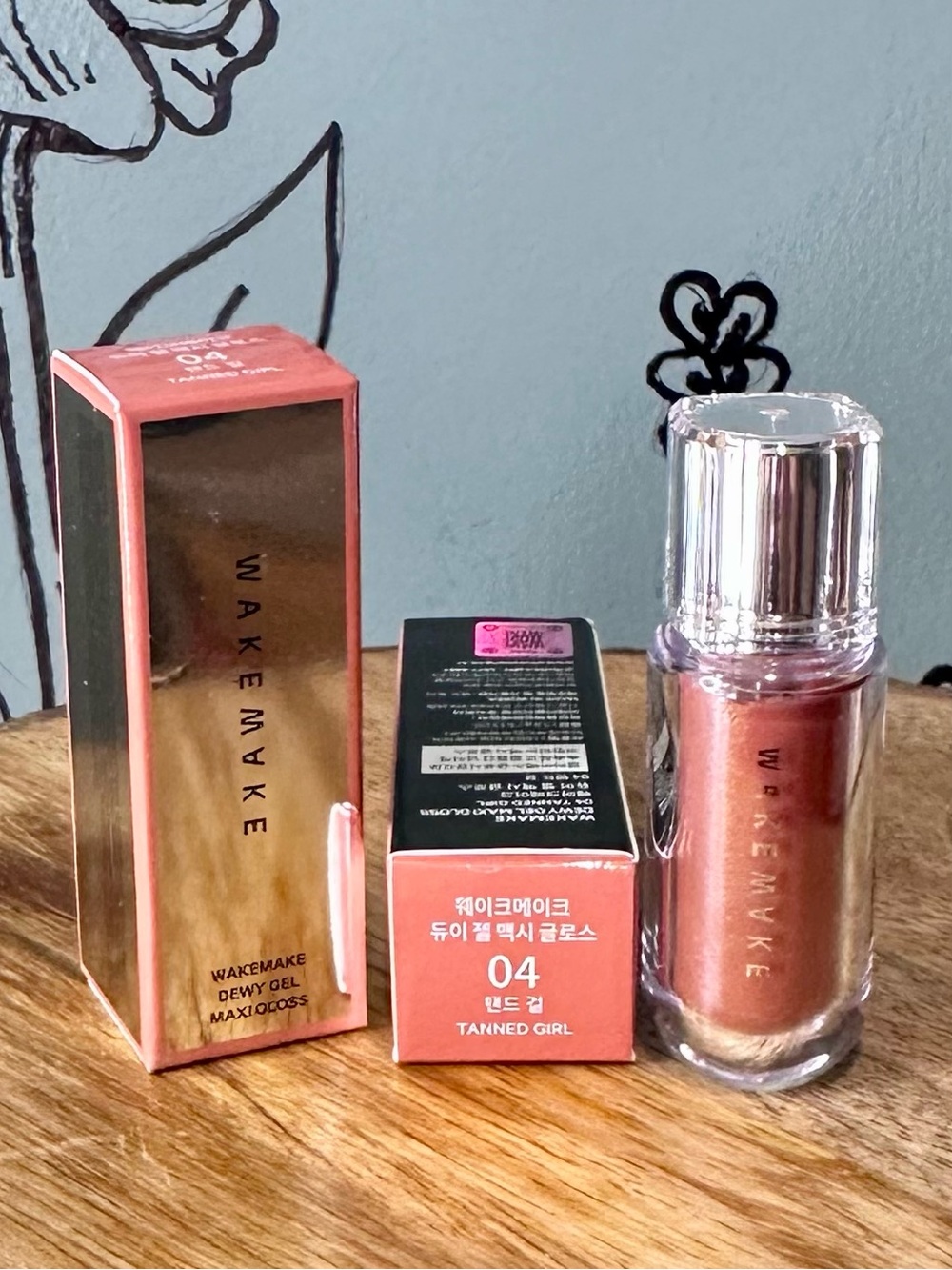 Dewy Gel Maxi Gloss – 04 Tanned Girl (Peachy Bronze)